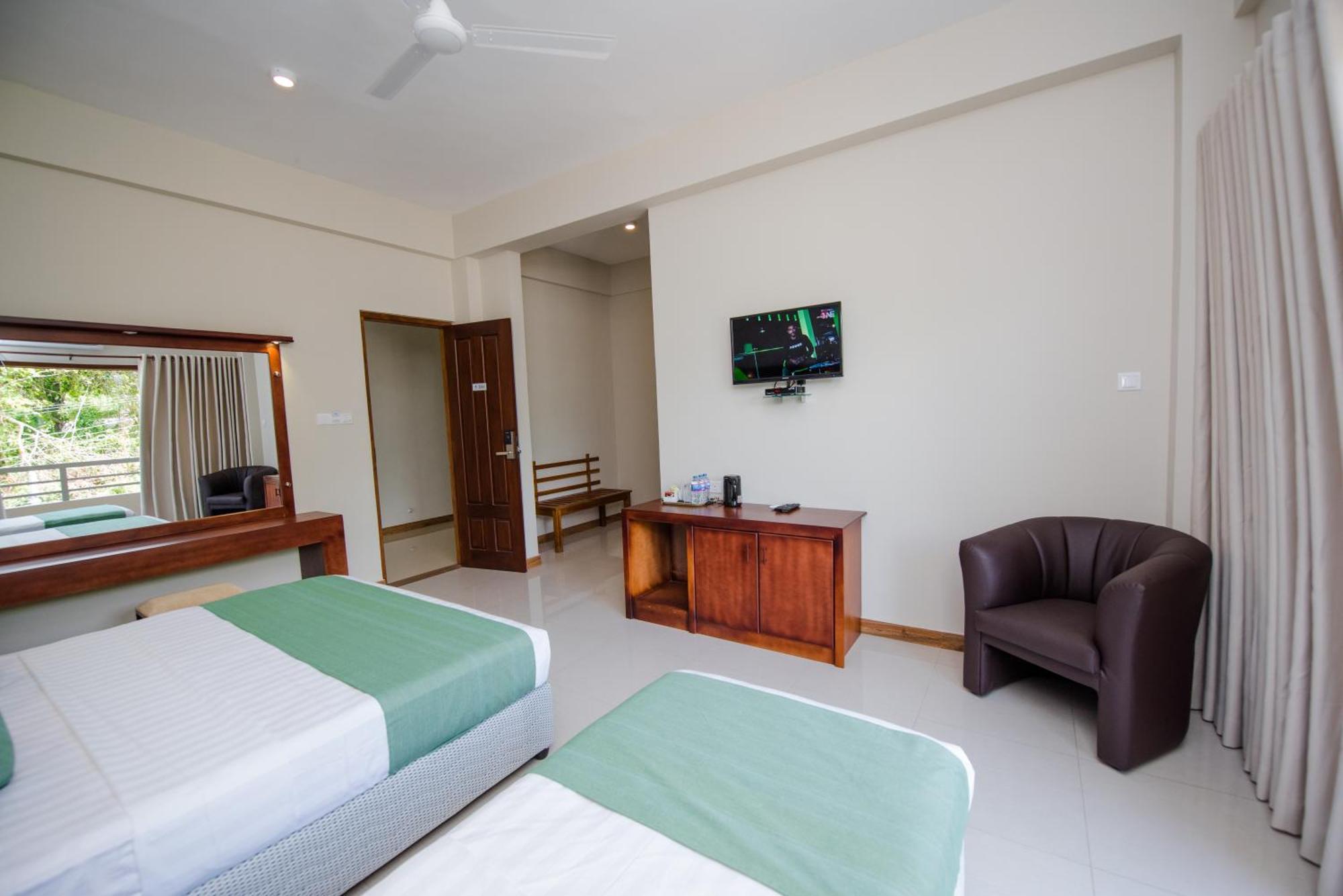 Hotel Mount Rich Rumassala Unawatuna Exterior foto