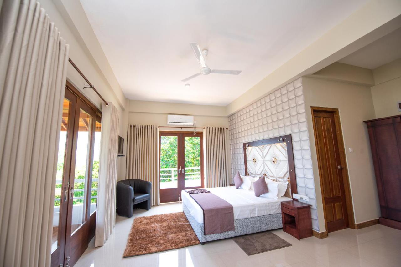 Hotel Mount Rich Rumassala Unawatuna Exterior foto