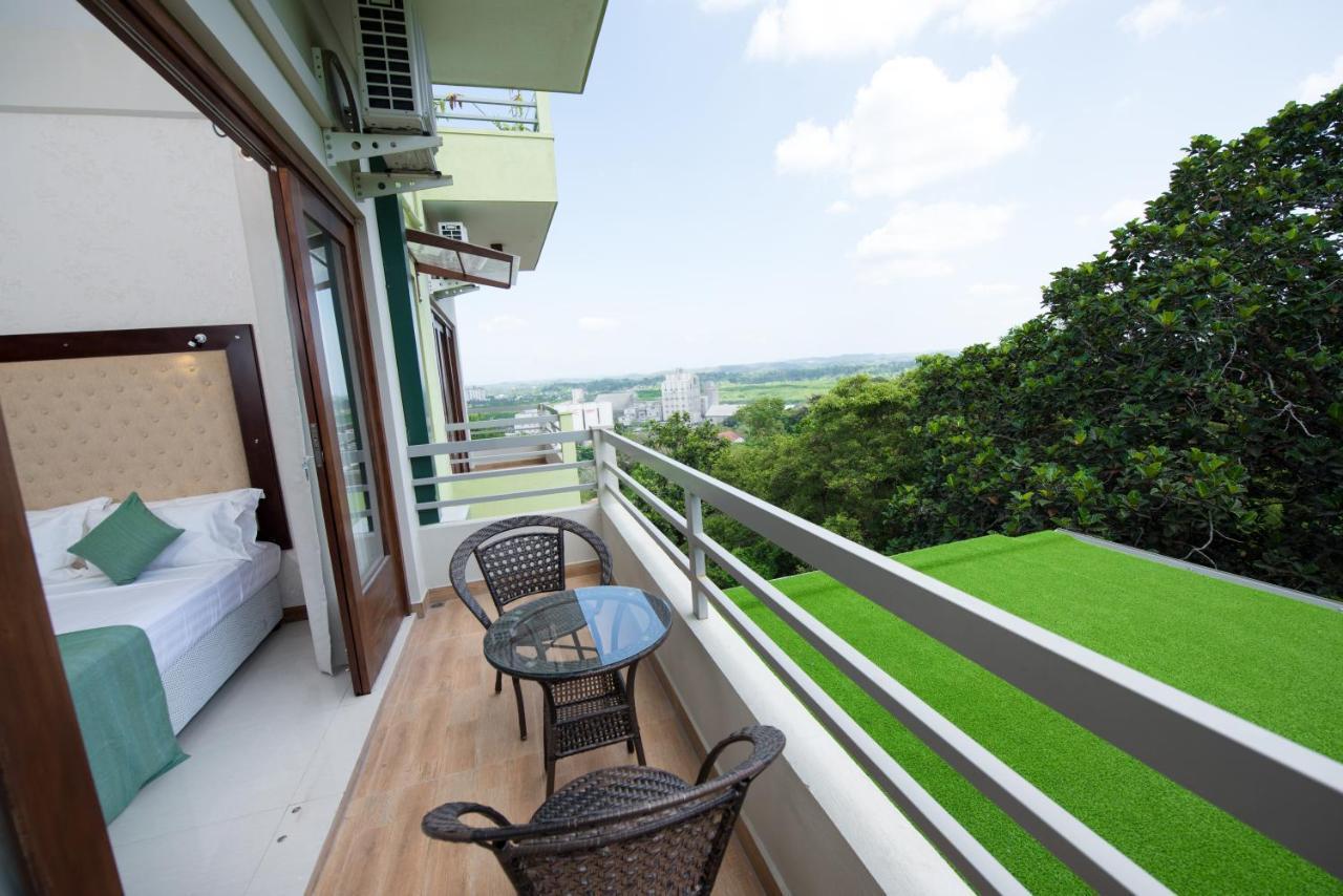 Hotel Mount Rich Rumassala Unawatuna Exterior foto