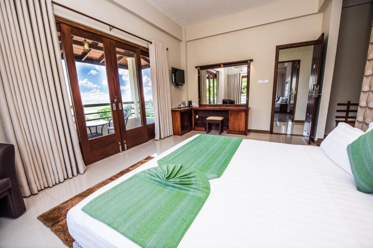 Hotel Mount Rich Rumassala Unawatuna Exterior foto